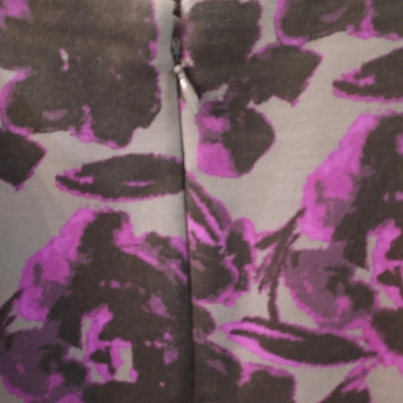 Lord & Taylor Purple, Black and Gray Floral Pencil Skirt in Size 18W - Picture 6 of 9